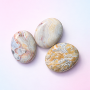 Crazy Laced Agate Pillow Palmstone - Uplift