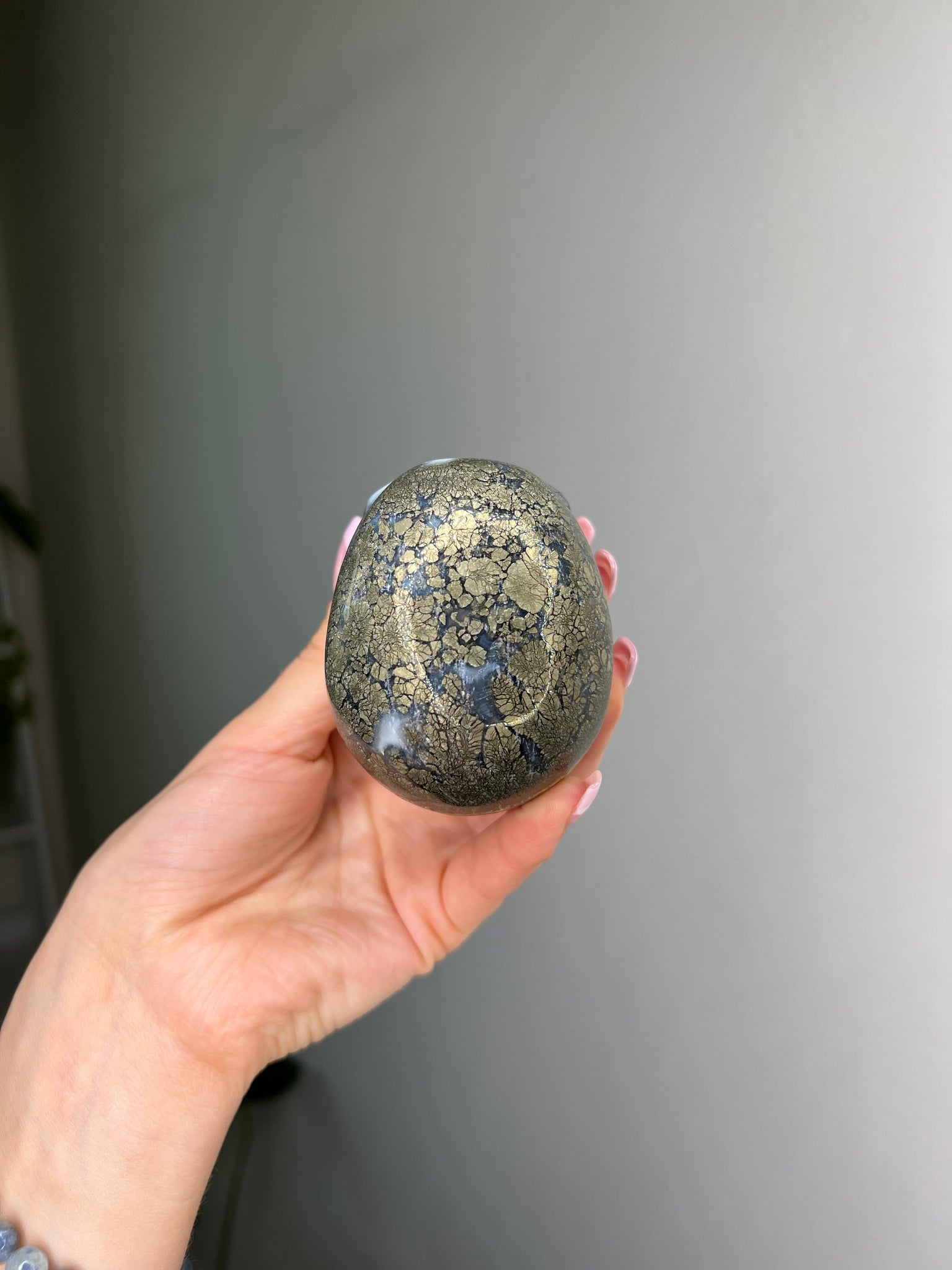 Agate w/ Pyrite Skull
