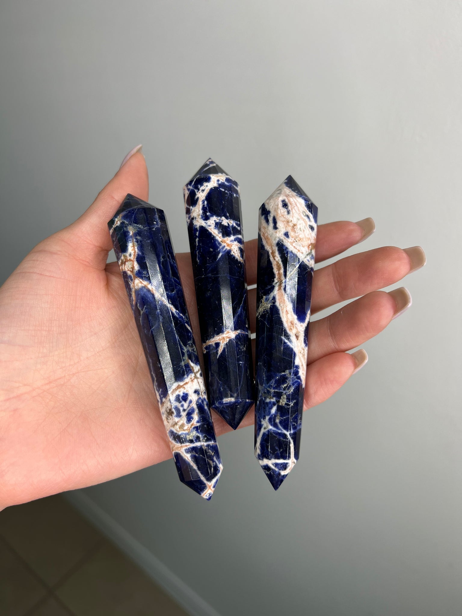 Sodalite Vogel Wand
