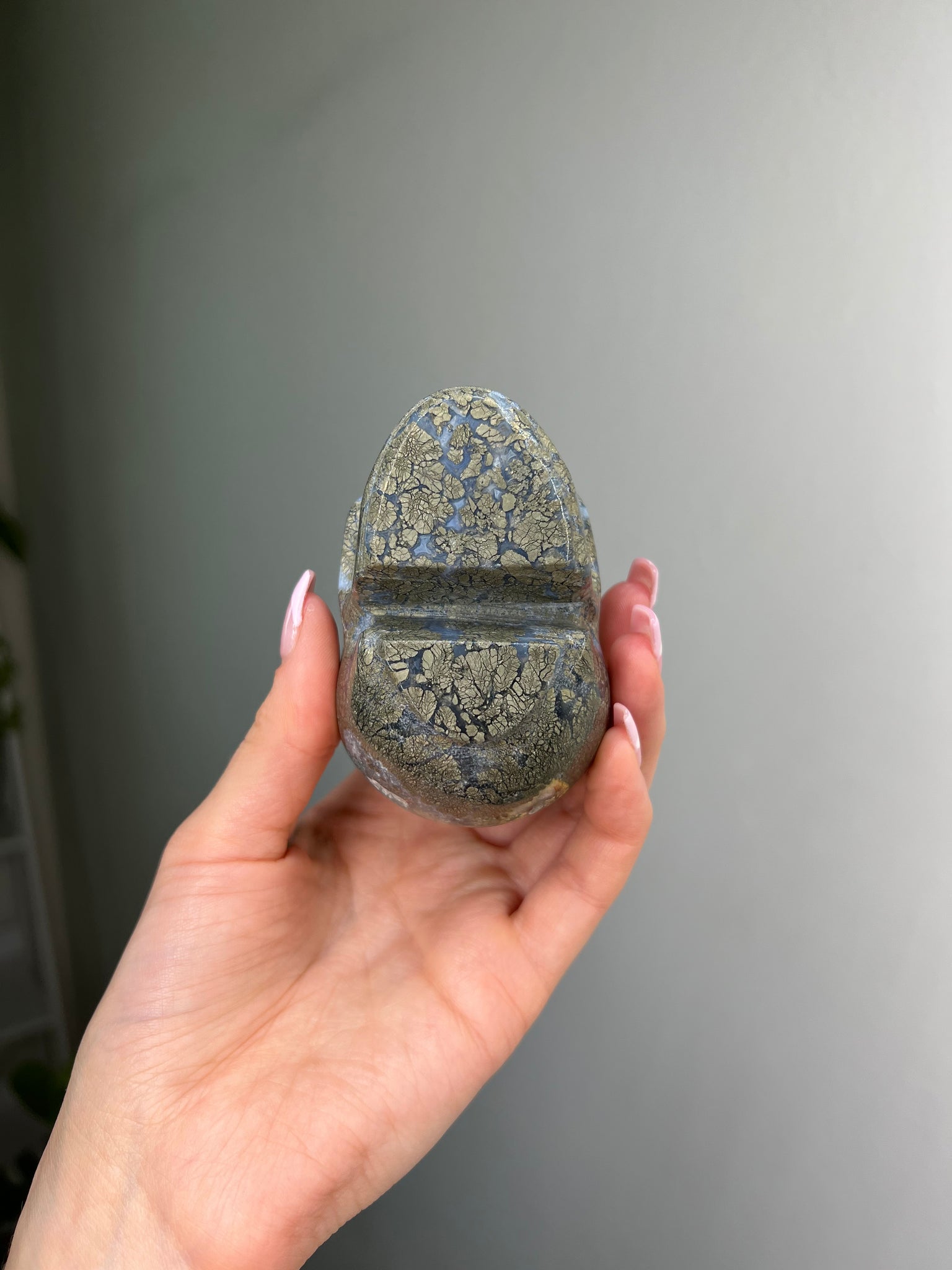 Agate w/ Pyrite Skull